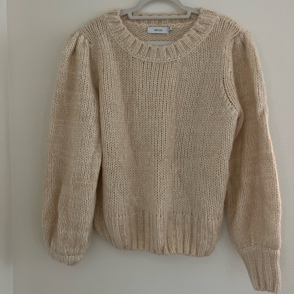 Cream color sweater L
